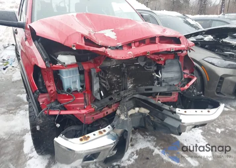 2017 Toyota Tundra Sr5 5.7L V8 z USA, uszkodzony, nr VIN 5TFUY5F11HX660977